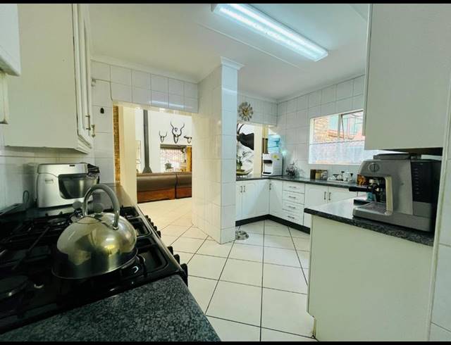 4 BEDROOM HOUSE FOR SALE IN MEYERSDAL